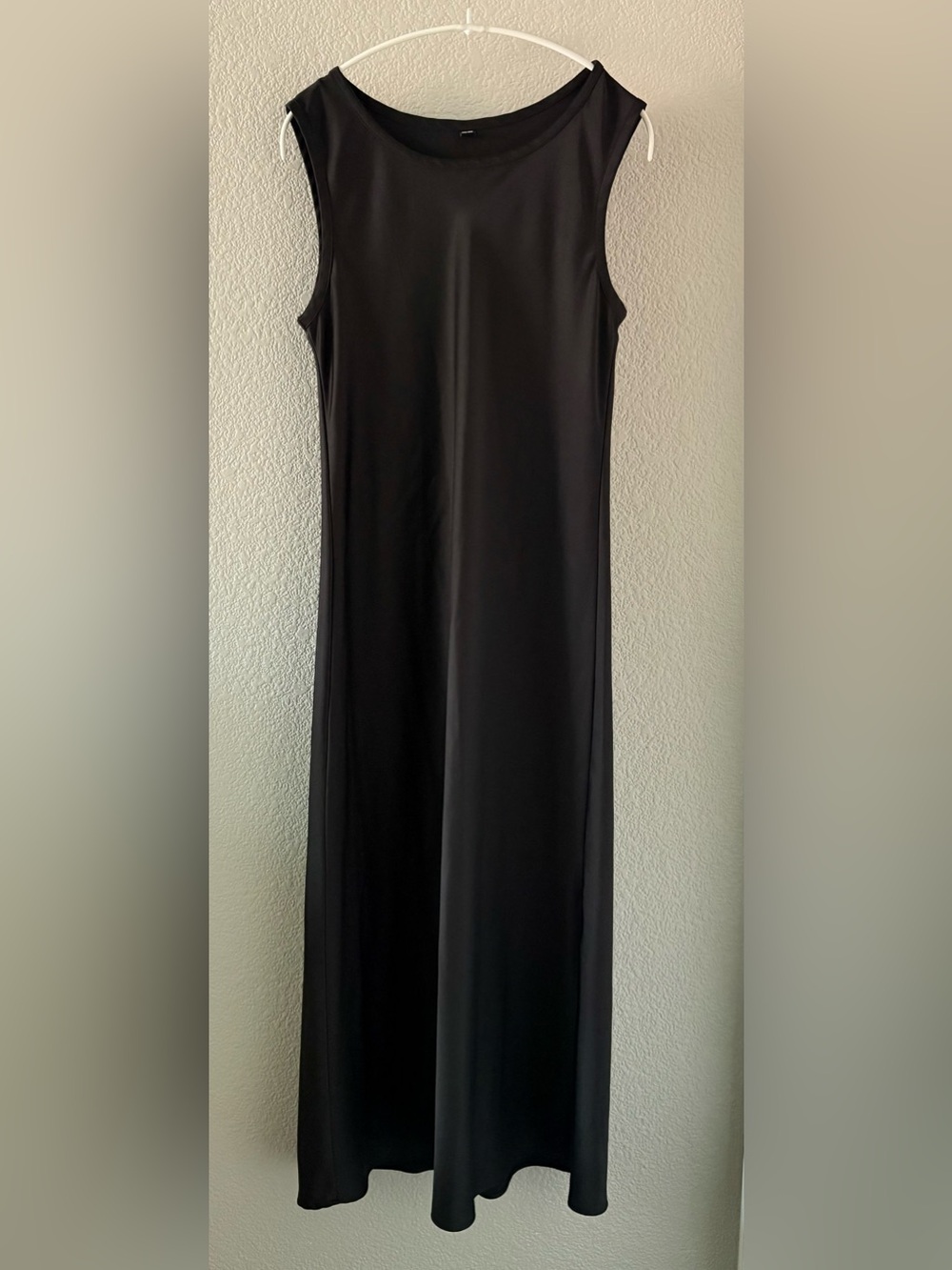 UNIQLO - Black Sleeveless Maxi Satin Dress - M